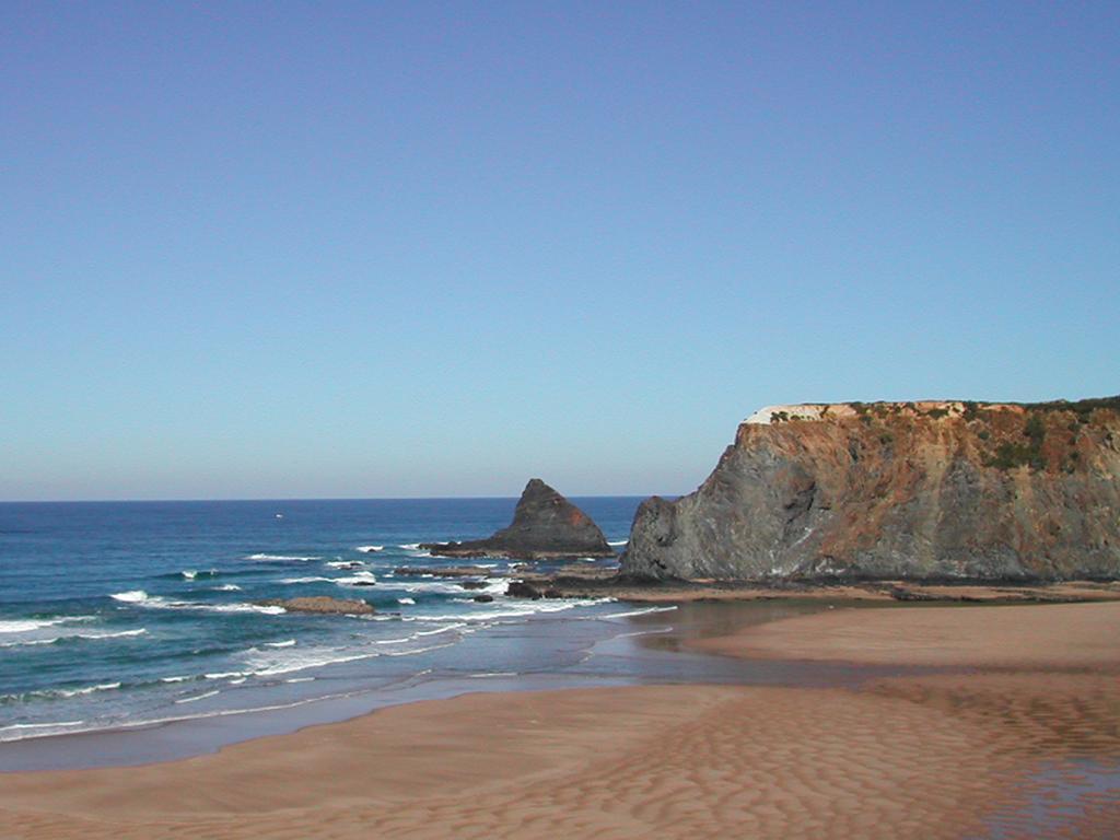 Pedra Dos Corvos Beach House Odeceixe Exterior photo